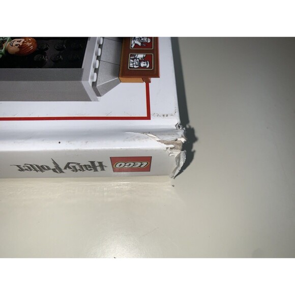 Lego Book Harry Potter Building the Magical World with Mini-figure by Dowsett - Picture 5 of 9